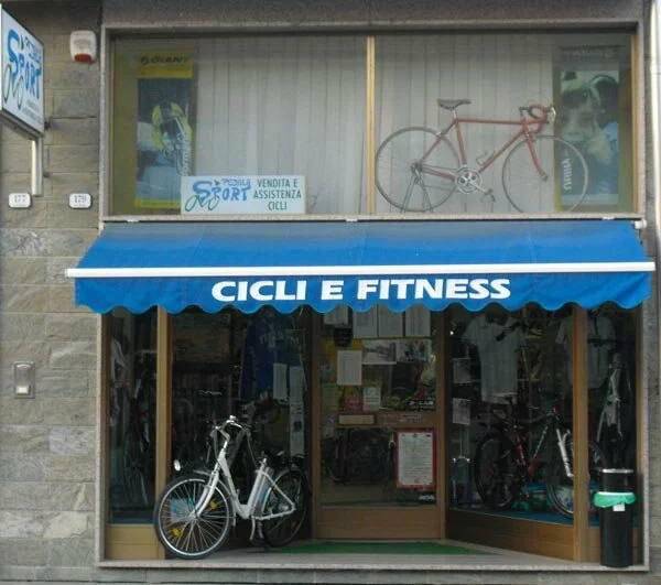 negozio pedala sport - la facciata